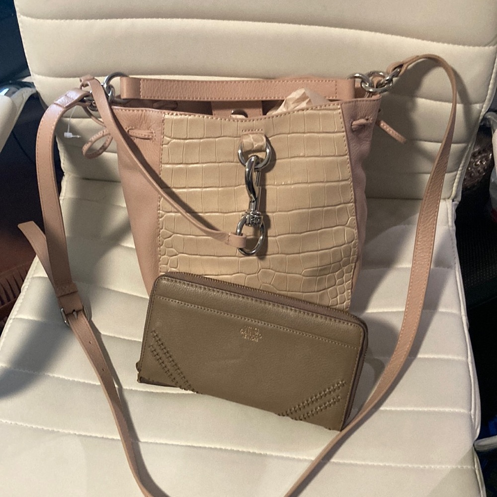 EUC Vince Camuto bundle